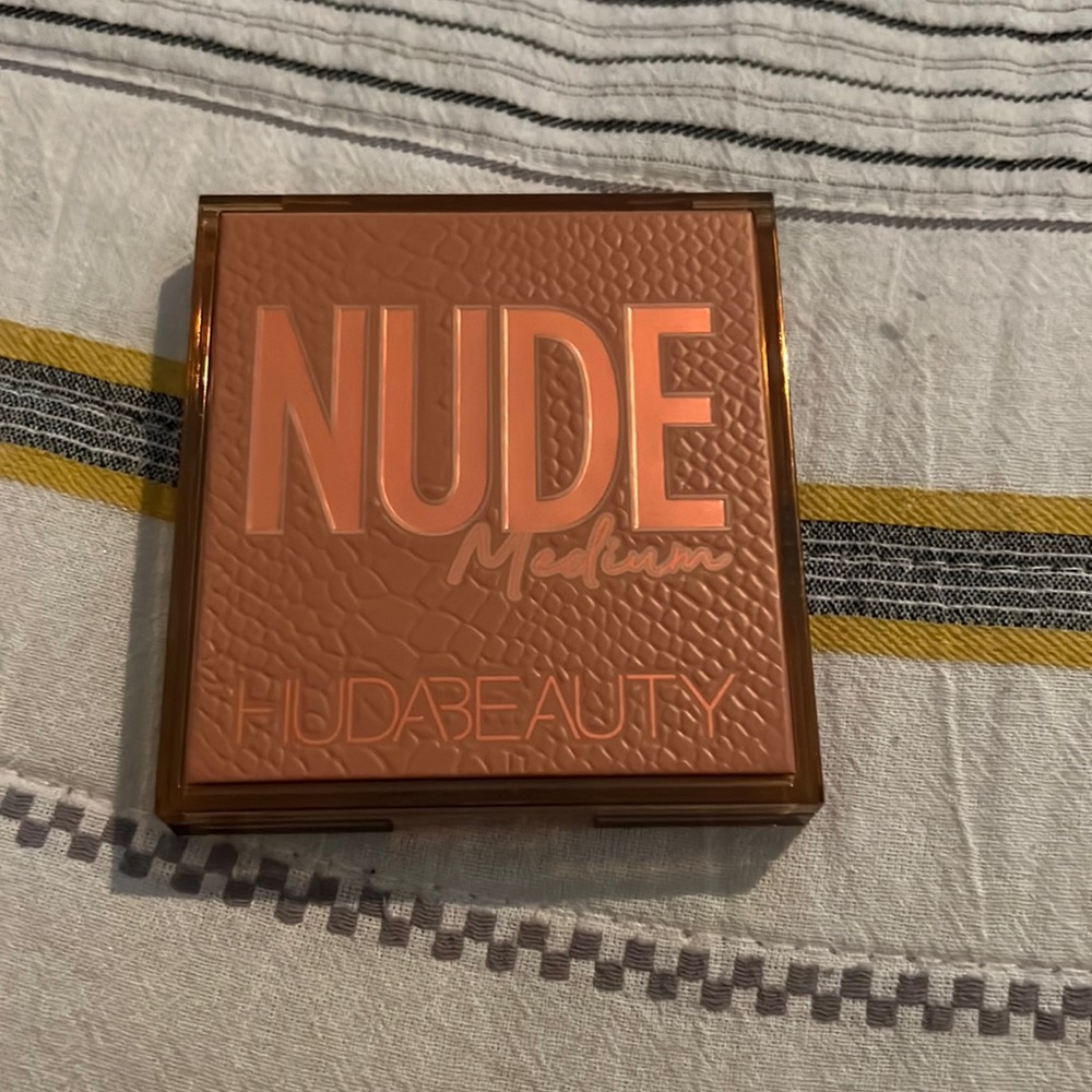 Huda Beauty Palette